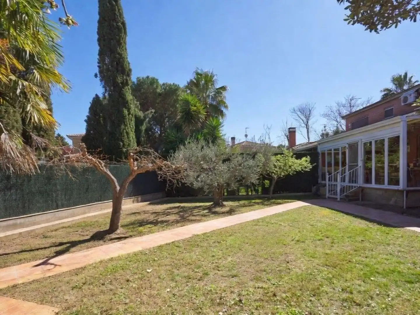 Jardí de Casa o xalet en venda en Zaragoza amb Aire condicionat, Calefacció i Jardí privat