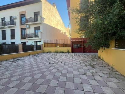 Exterior view of Study for sale in Yepes  with Air Conditioner, Heating and Storage room