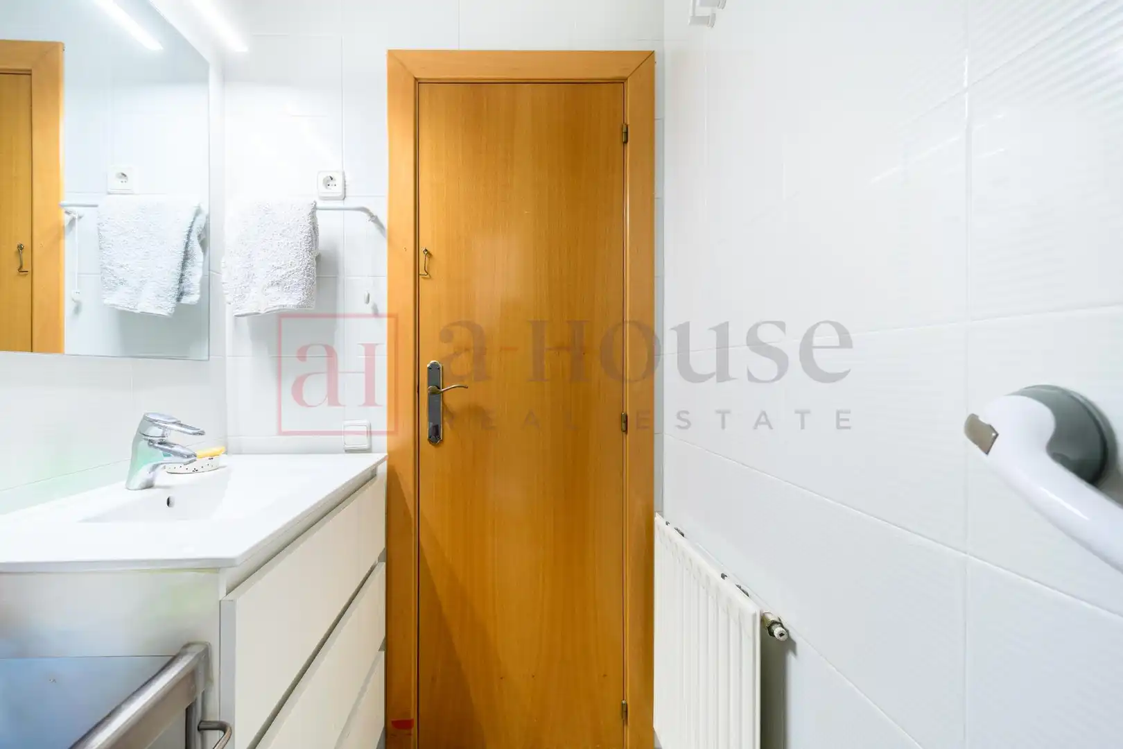 Badezimmer von Wohnung zum Verkauf in Barcelona mit Klimaanlage, Heizung und Terrasse