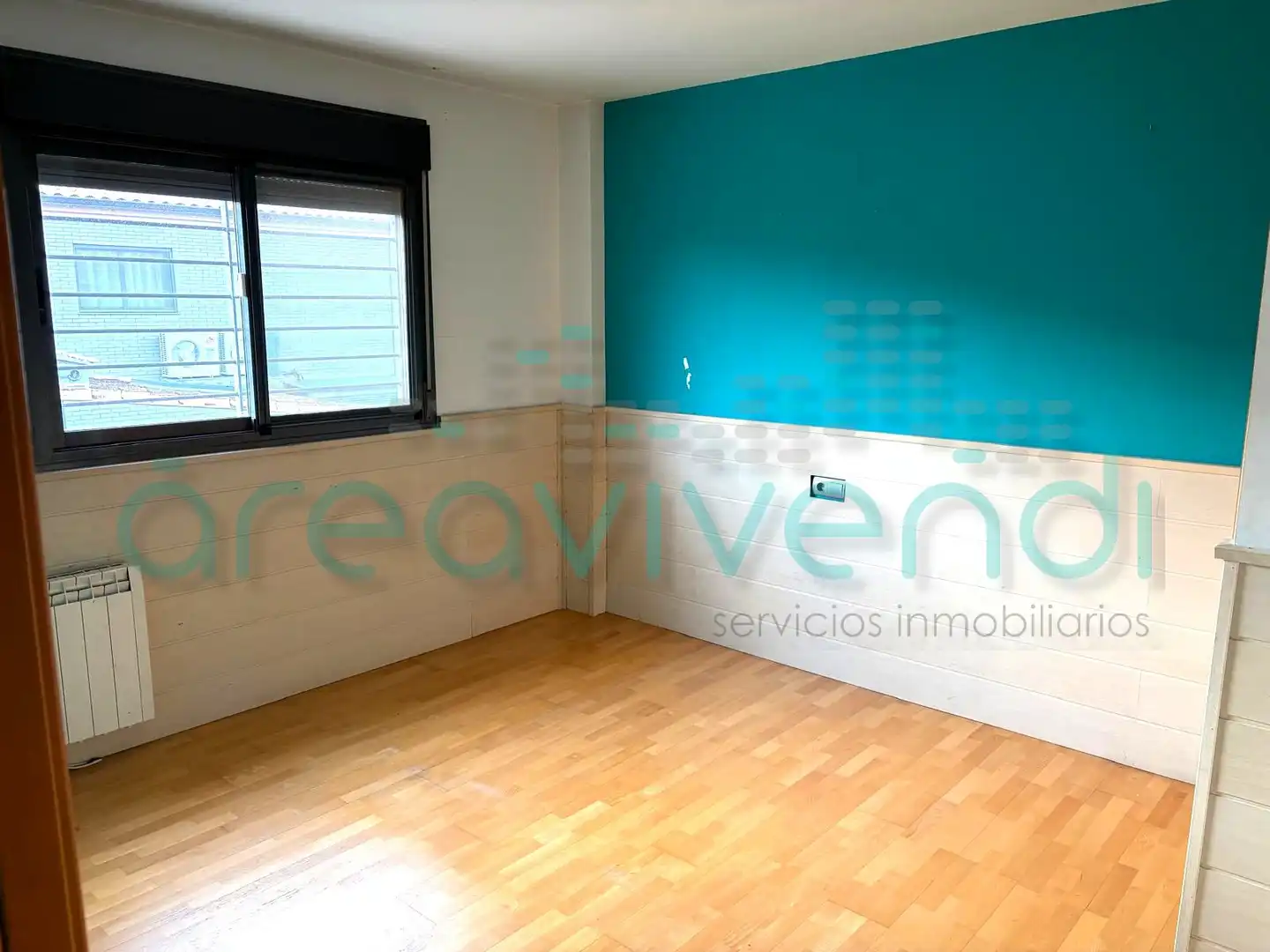 Habitación de Casa adosada en venta en Castellón de la Plana / Castelló de la Plana con Aire acondicionado, Calefacción y Jardín privado