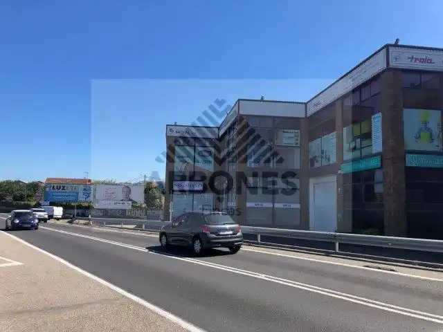 Außenansicht von Fabrikhallen zur Miete in Vigo 