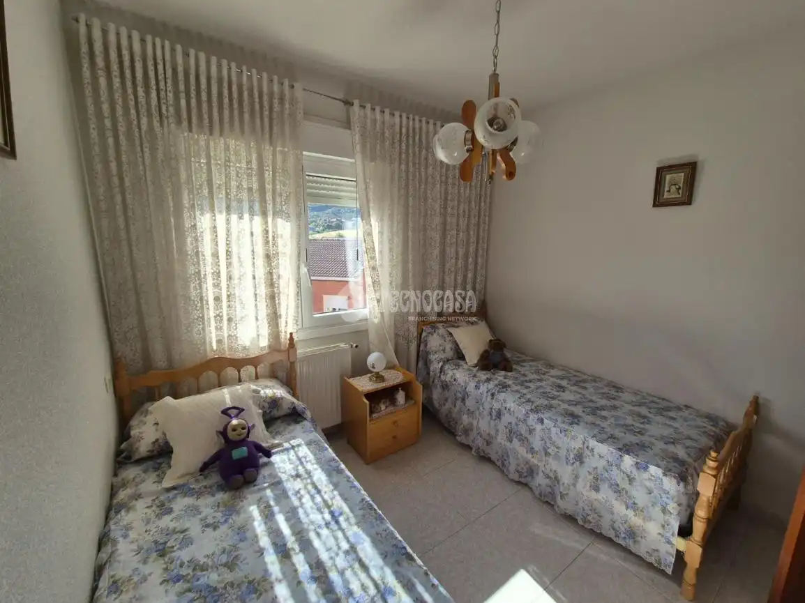 Schlafzimmer von Einfamilien-Reihenhaus zum Verkauf in Jadraque mit Heizung