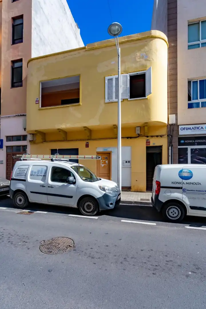 Vista exterior de Casa o xalet en venda en San Sebastián de la Gomera amb Jardí privat