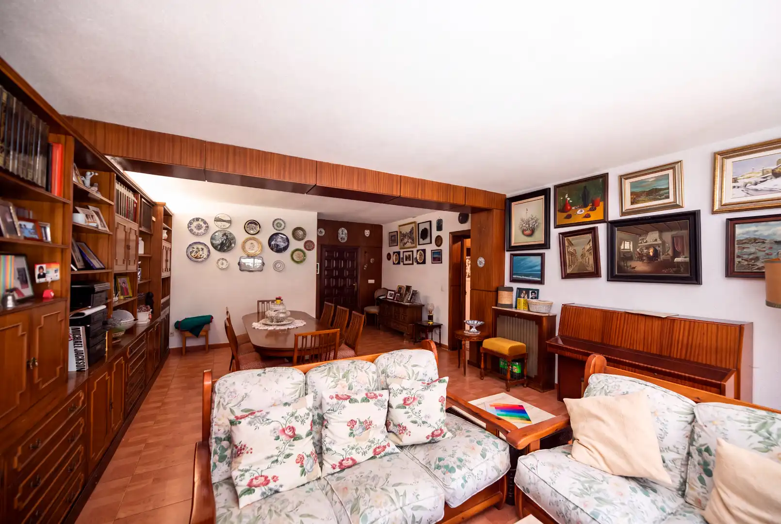 Sala de estar de Casa adosada en venta en Madrid con Calefacción, Jardín privado y Trastero