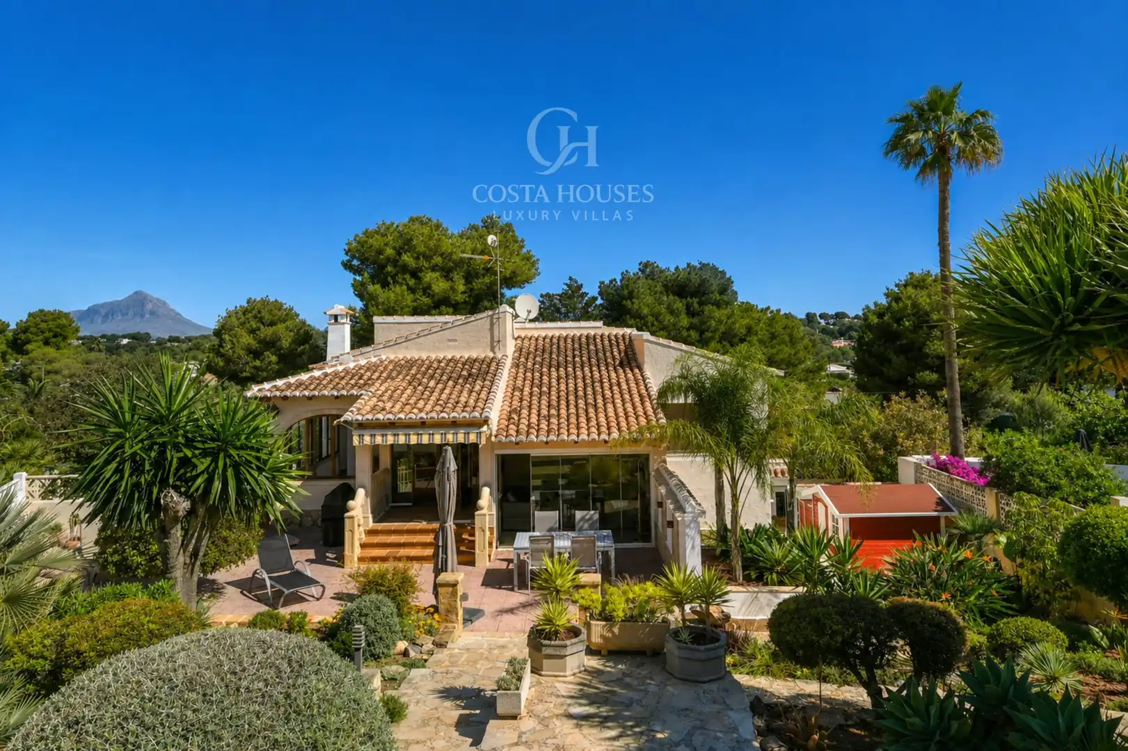 Vista exterior de Casa o xalet en venda en Jávea / Xàbia amb Calefacció, Jardí privat i Terrassa