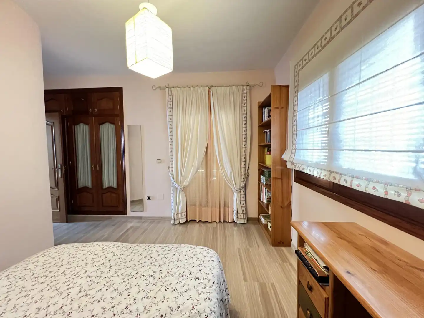 Dormitori de Casa o xalet en venda en Antequera amb Aire condicionat, Calefacció i Jardí privat