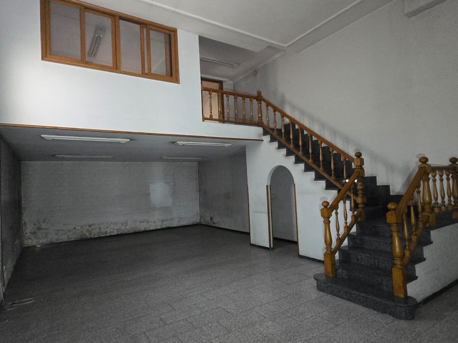 Premises for sale in Lugo Capital