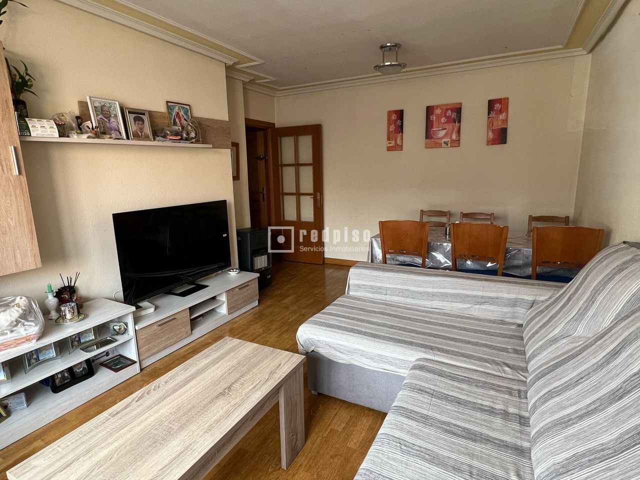 Sala d'estar de Pis en venda en  Madrid Capital amb Calefacció, Parquet i Terrassa