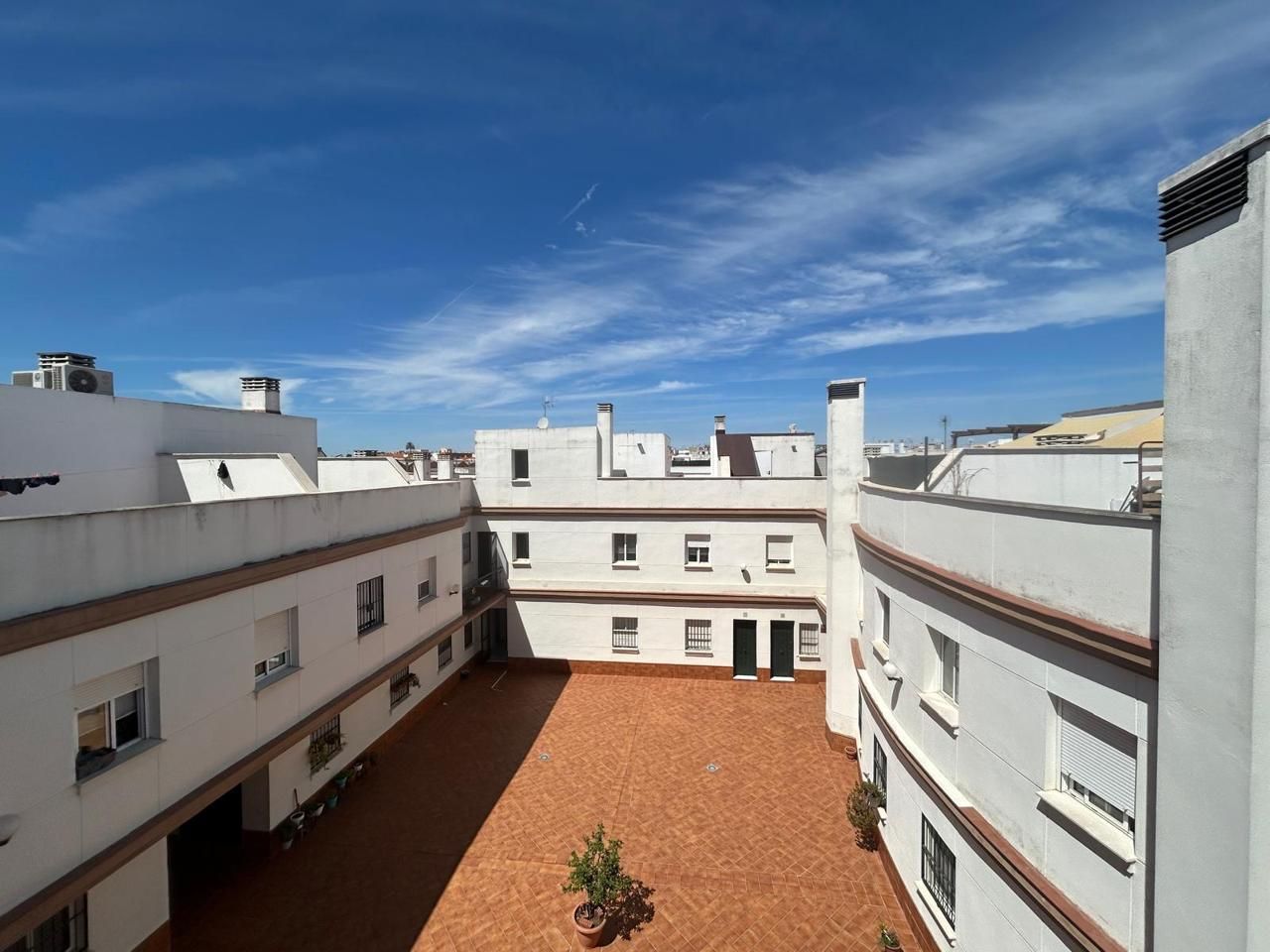 Vista exterior de Dúplex en venda en Dos Hermanas amb Traster