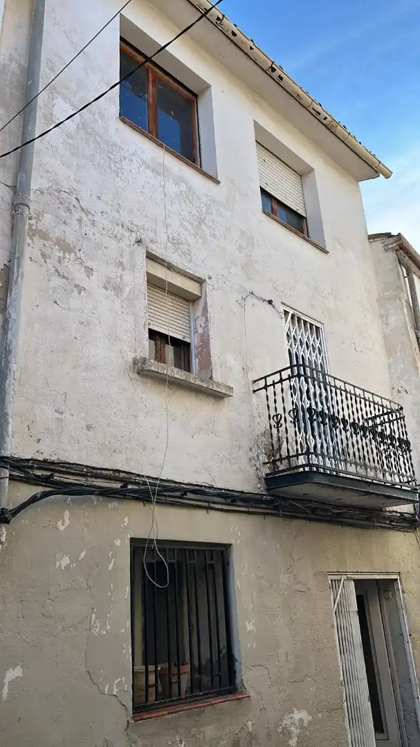 Vista exterior de Casa adosada en venta en Miralcamp con Terraza