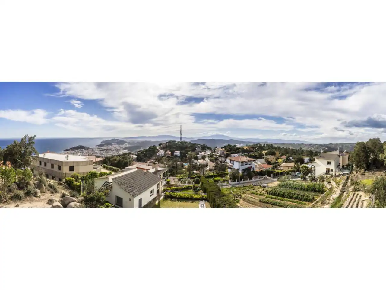 Vista exterior de Casa o xalet en venda en Lloret de Mar amb Aire condicionat, Calefacció i Jardí privat