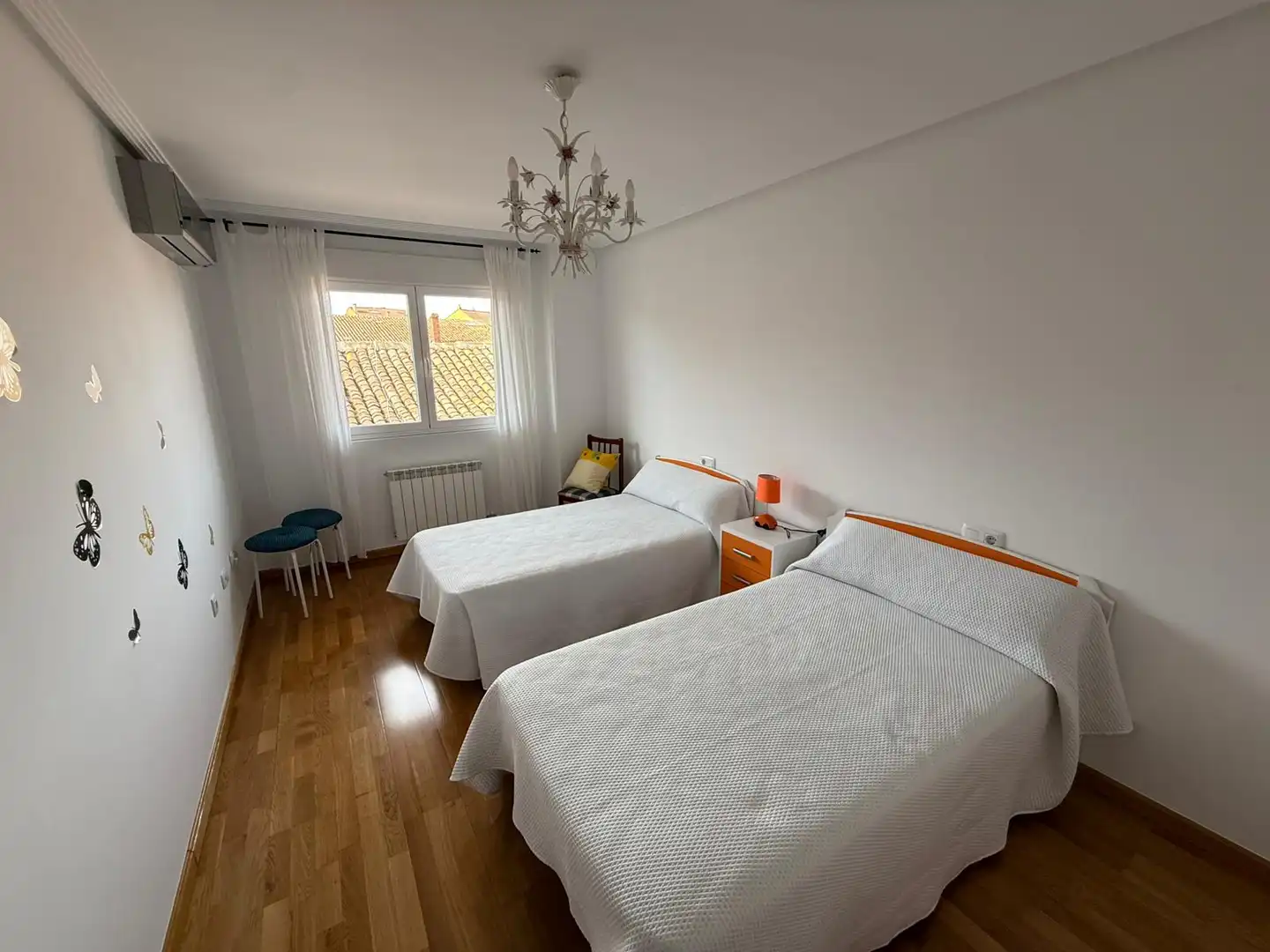 Schlafzimmer von Wohnung zum Verkauf in Valencia de Don Juan mit Klimaanlage, Heizung und Abstellraum