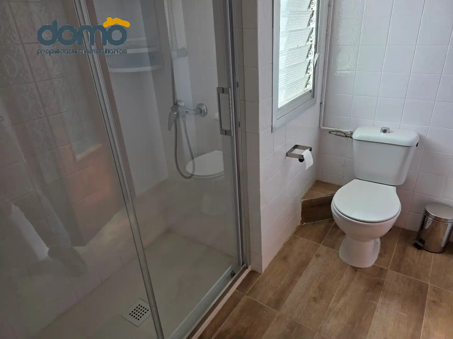 Badezimmer von Wohnung zum Verkauf in Almería mit Terrasse, Möbliert und Waschmaschine