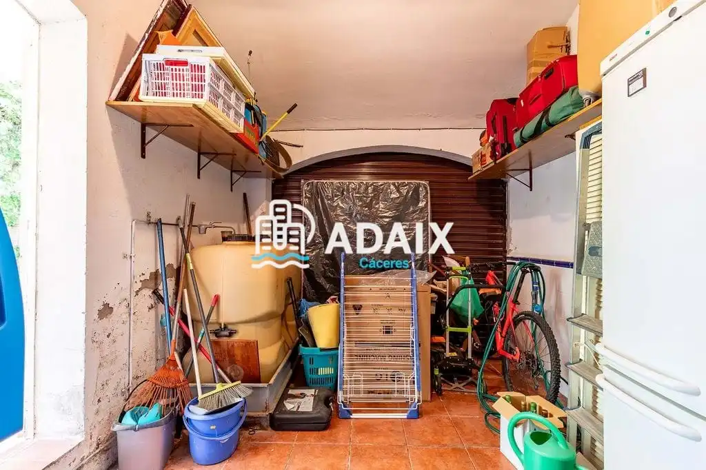 Aparcament de Casa o xalet en venda en Cáceres amb Aire condicionat, Calefacció i Terrassa