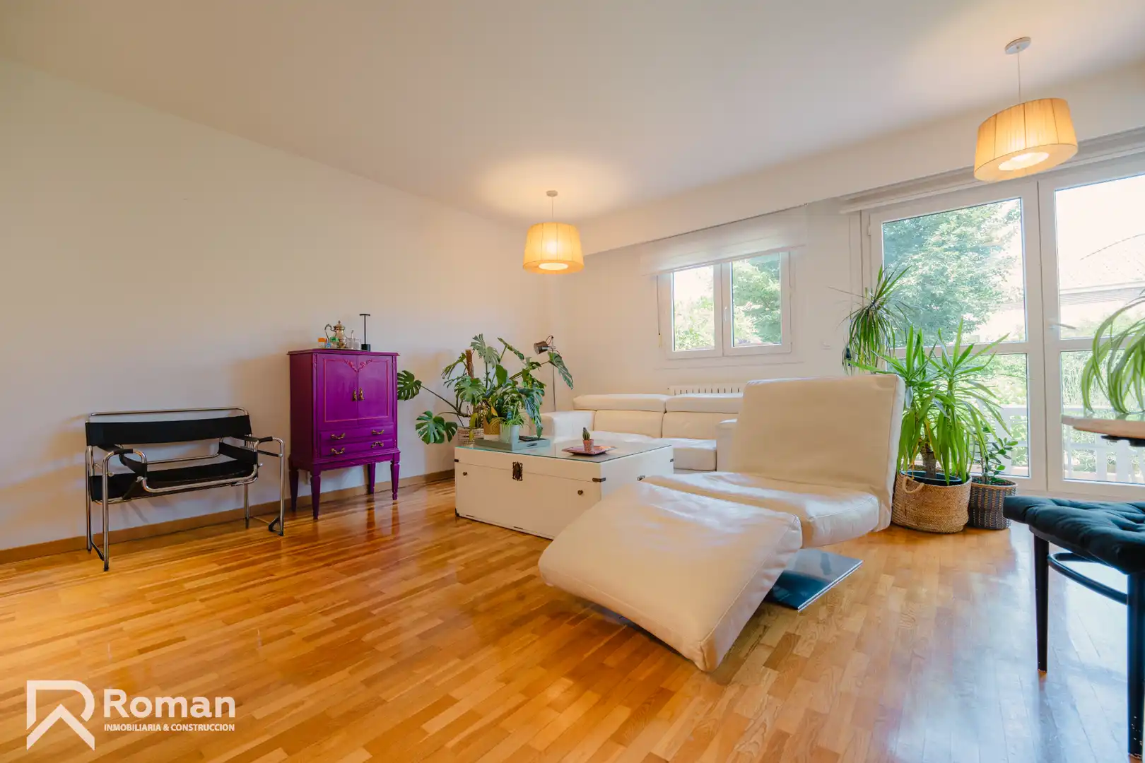 Sala de estar de Casa adosada en venta en Ezcabarte con Calefacción, Parquet y Terraza