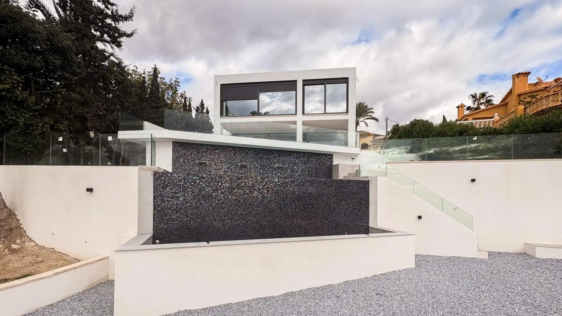 Vista exterior de Casa o chalet en venta en El Campello con Aire acondicionado, Calefacción y Jardín privado