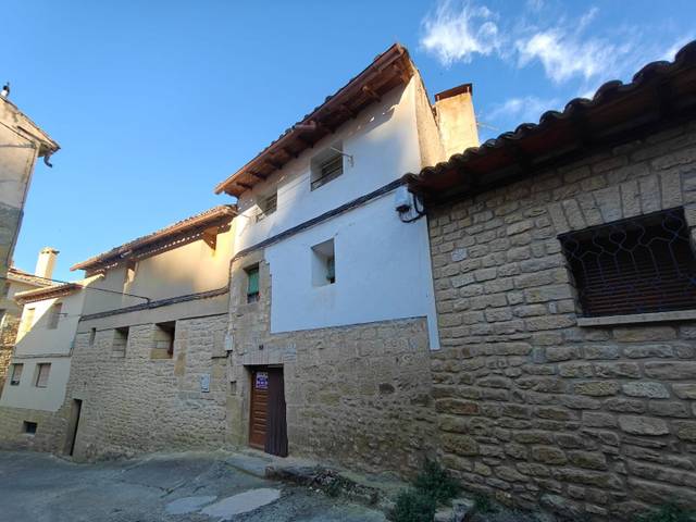 Casa-chalet en Venta en Uncastillo