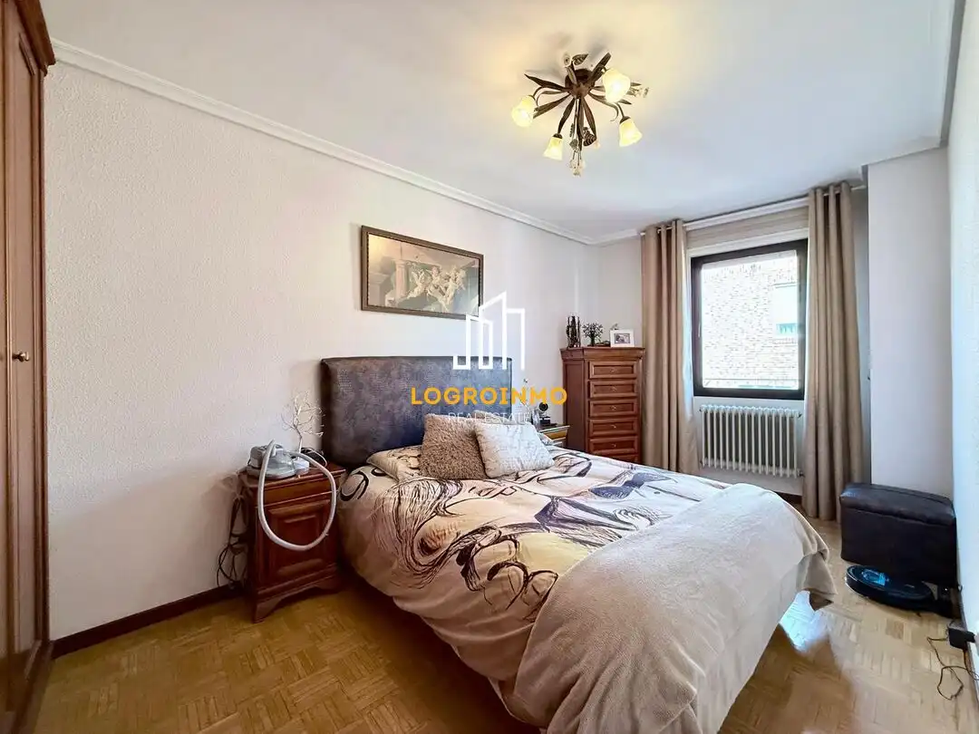 Dormitori de Pis en venda en  Logroño amb Calefacció, Traster i Moblat