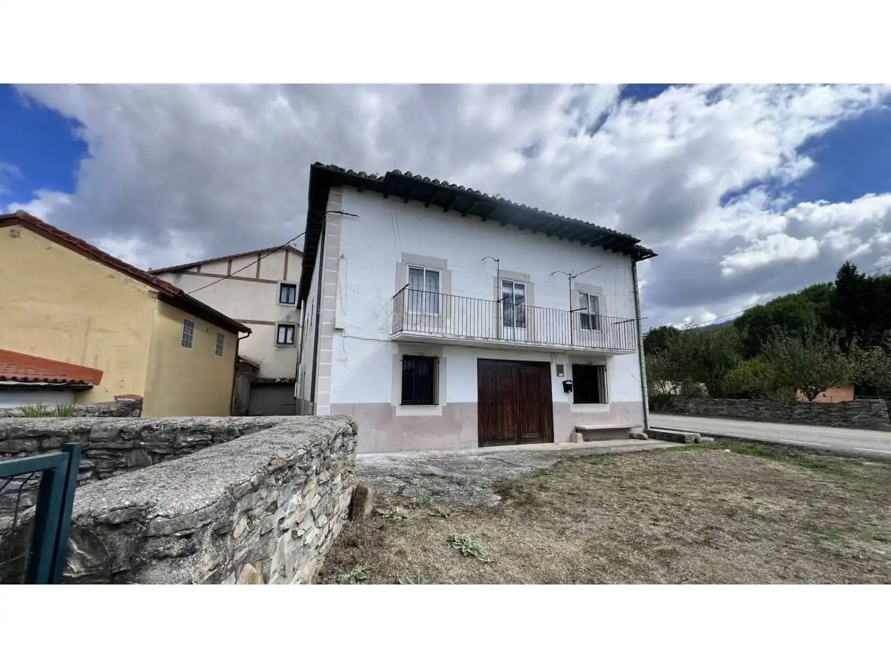 Exterior view of Houses for sale in Merindad de Montija  with Heating, Private garden and Terrace