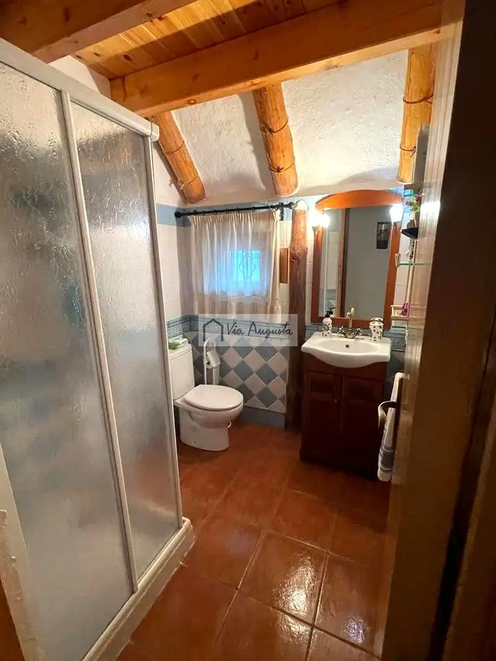 Baño de Finca rústica en venta en Sant Jaume d'Enveja con Jardín privado