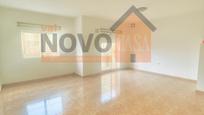 Sala d'estar de Casa adosada en venda en Alfarp amb Aire condicionat