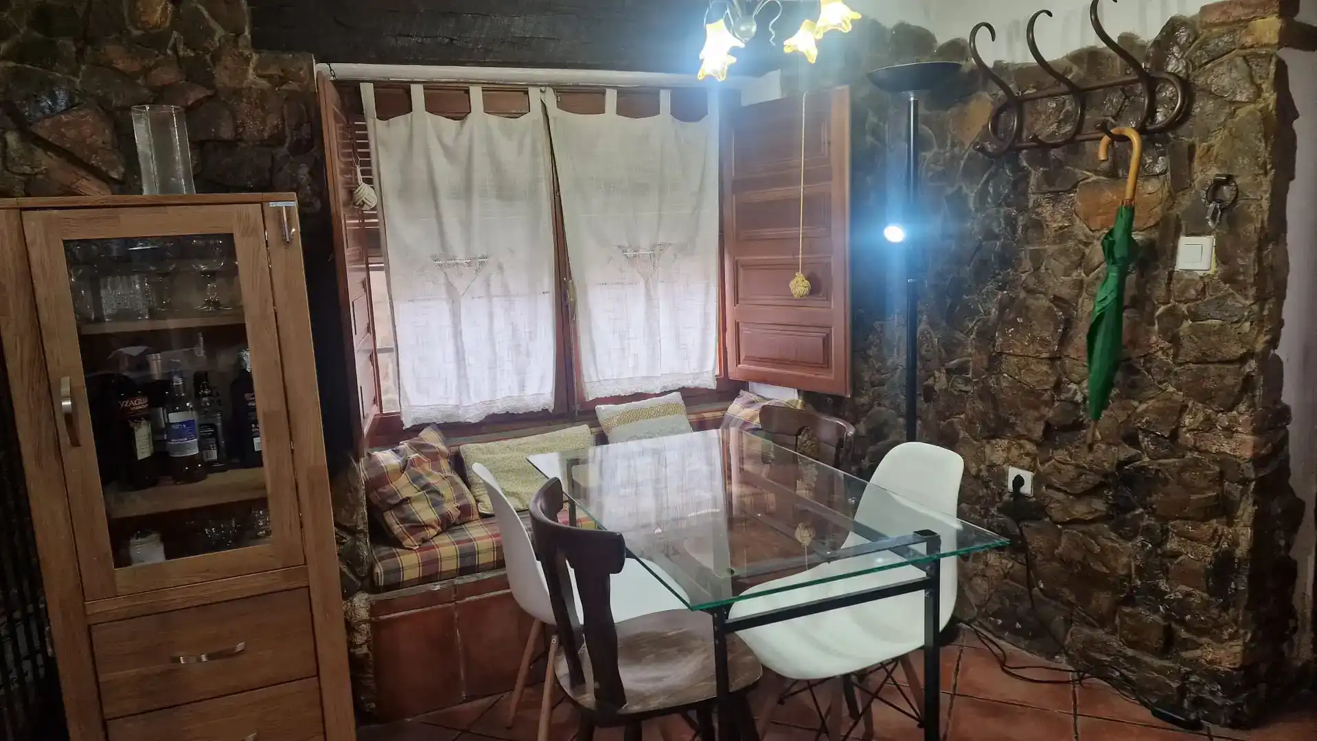 Menjador de Finca rústica en venda en Toràs amb Balcó