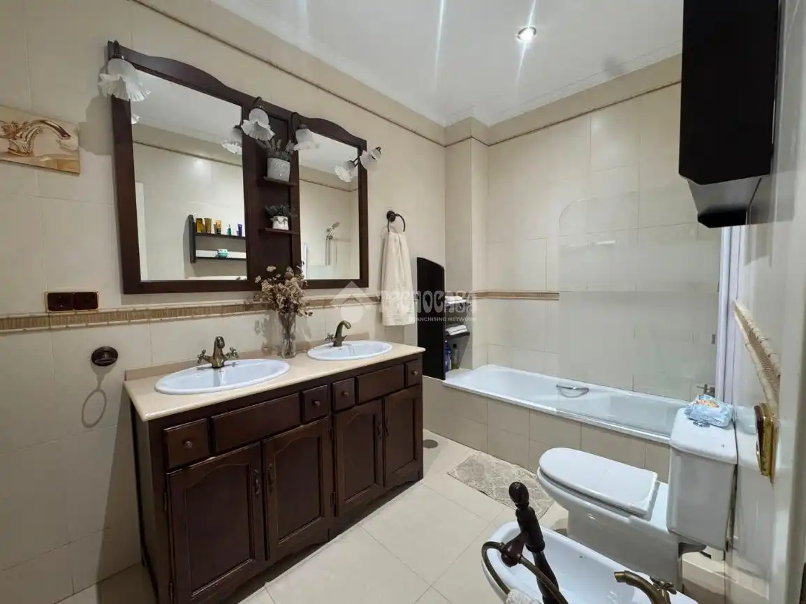 Casa adosada en venta en Calle Dr. Manuel E. Patarroyo, Osuna