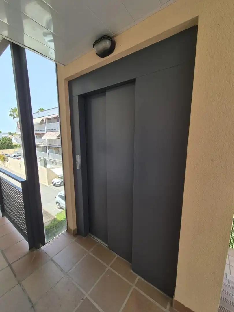 Wohnung zum Verkauf in El Vendrell mit Klimaanlage, Heizung und Privatgarten