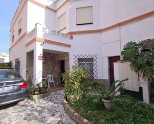 Vista exterior de Casa o xalet en venda en  Cádiz Capital amb Jardí privat