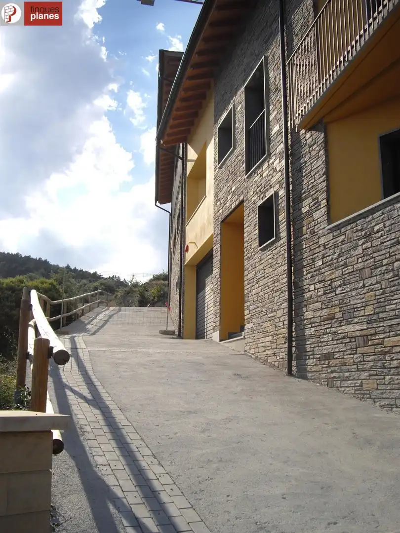 Vista exterior de Piso en venta en Montferrer i Castellbò con Calefacción, Terraza y Amueblado