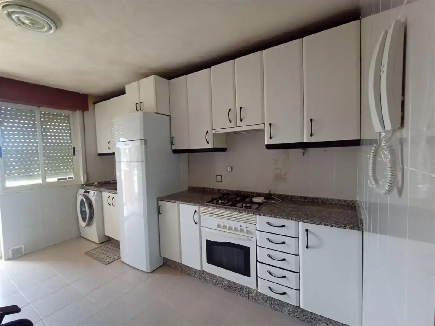 Cocina de Piso en venta en Toreno con Trastero y Amueblado