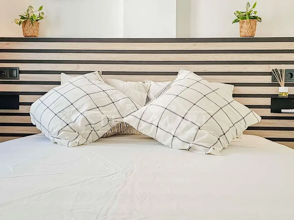 Dormitori de Apartament en venda en Nerja amb Aire condicionat, Terrassa i Moblat