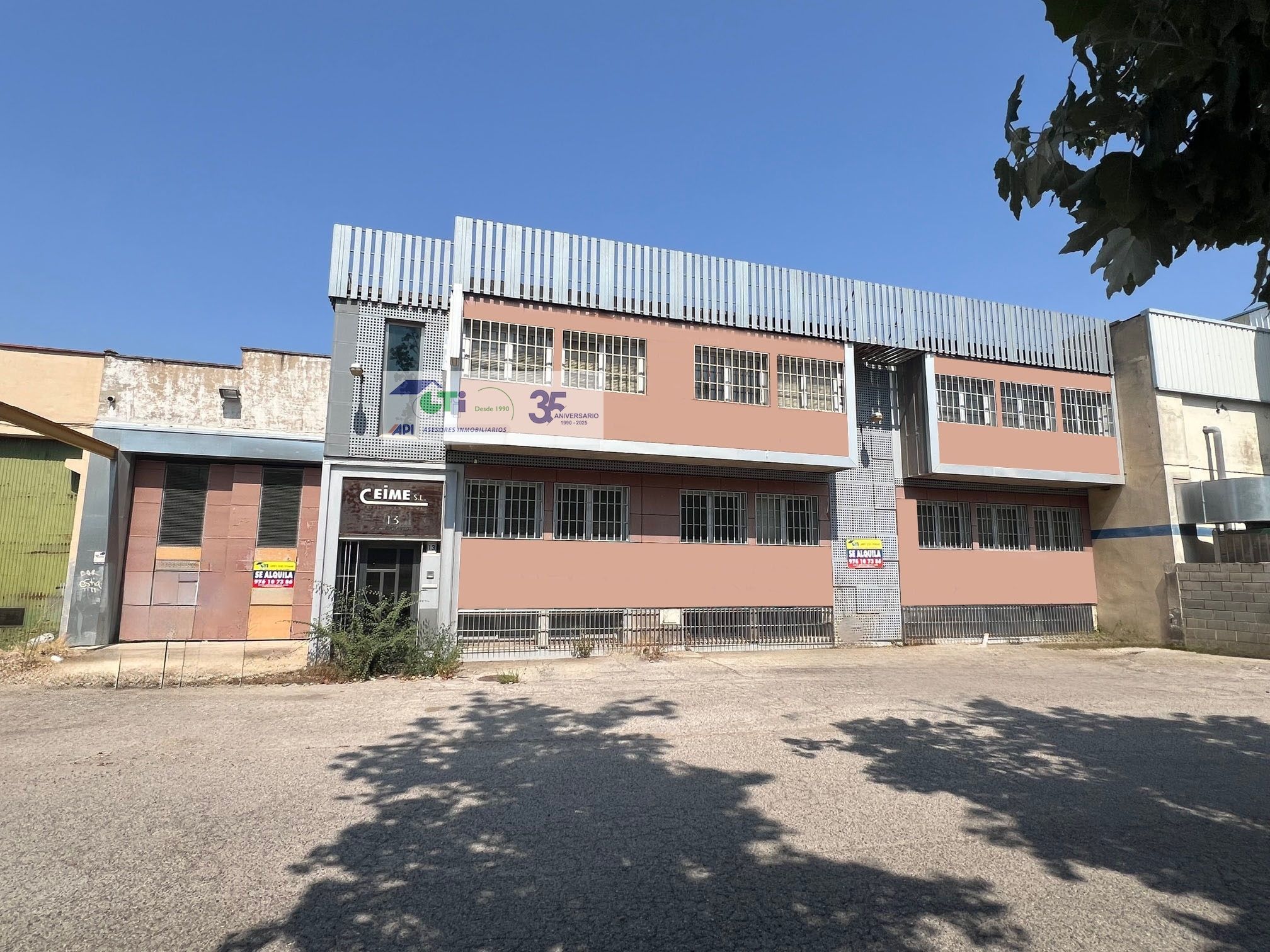 Vista exterior de Nave industrial de alquiler en  Zaragoza Capital