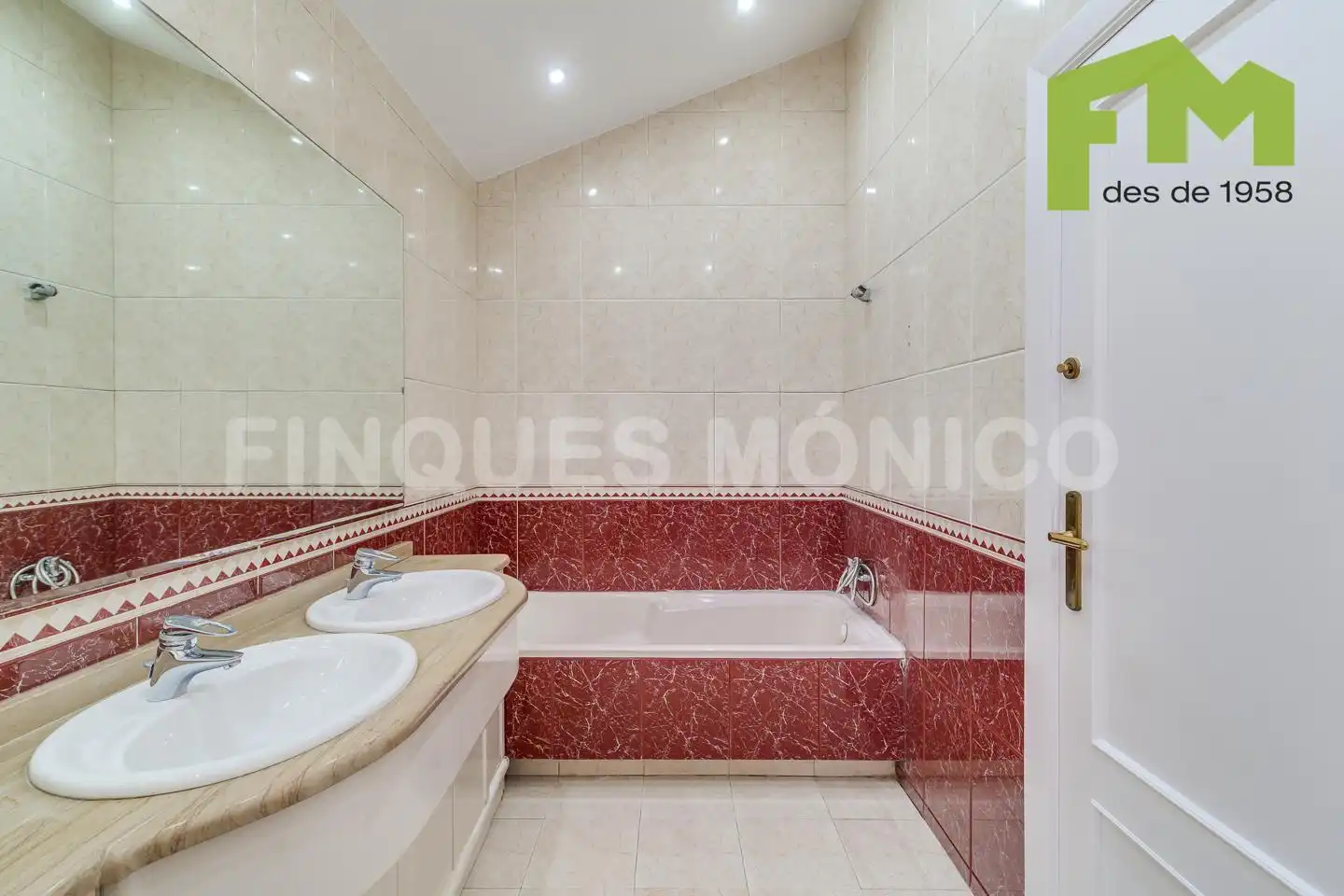 Baño de Casa o chalet en venta en El Masnou con Calefacción, Jardín privado y Terraza