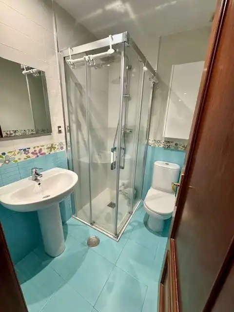 Badezimmer von Dachboden zur Miete in Altea mit Klimaanlage, Terrasse und Möbliert