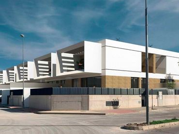 Xalet amb balcó en venda a Dolores Center