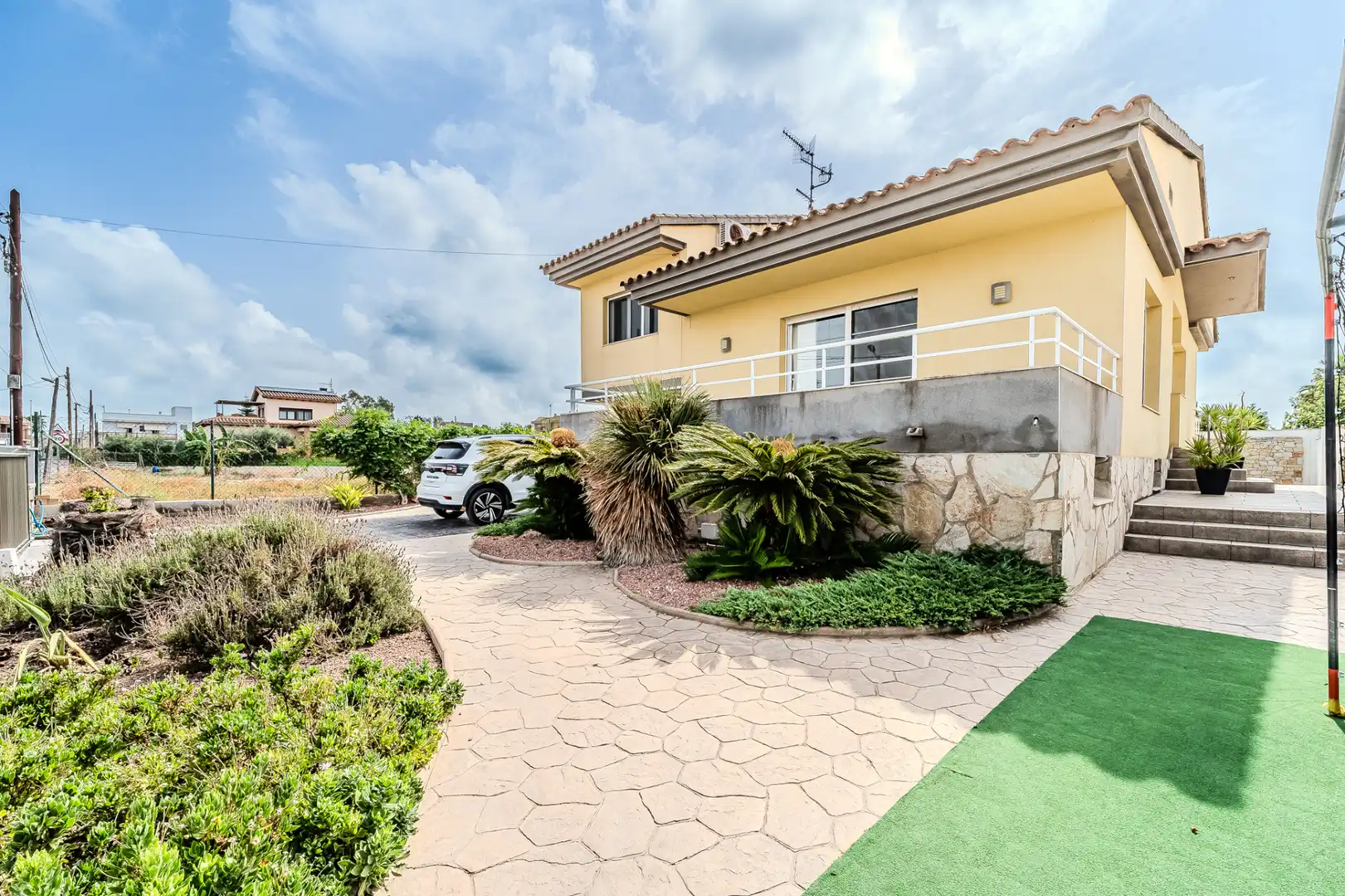 Vista exterior de Casa o xalet en venda en Deltebre amb Aire condicionat, Calefacció i Jardí privat