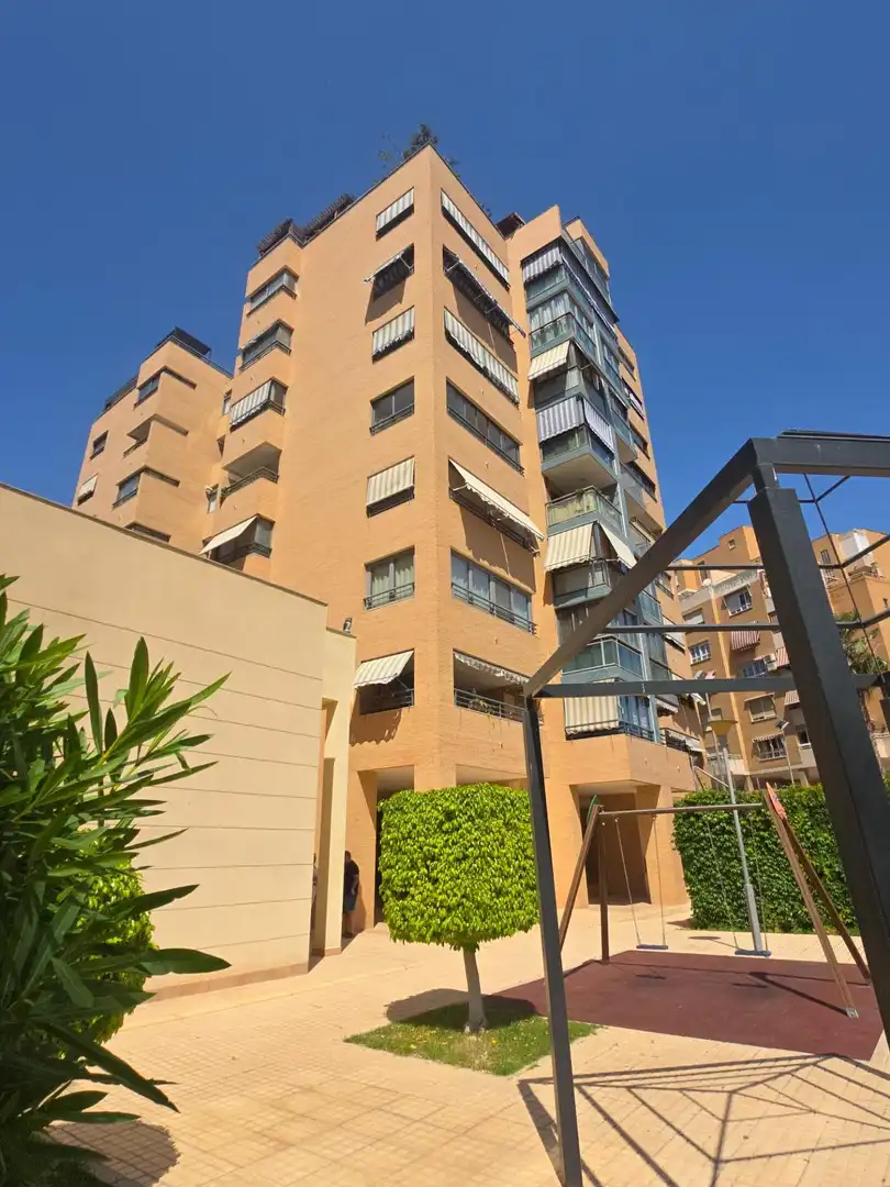 Vista exterior de Piso en venta en Alicante / Alacant con Aire acondicionado, Calefacción y Terraza