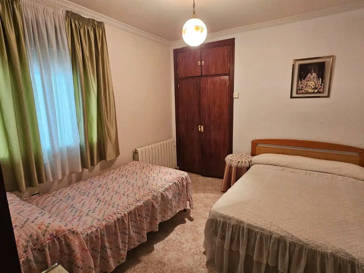 Dormitori de Casa o xalet en venda en Mazuecos amb Calefacció i Moblat
