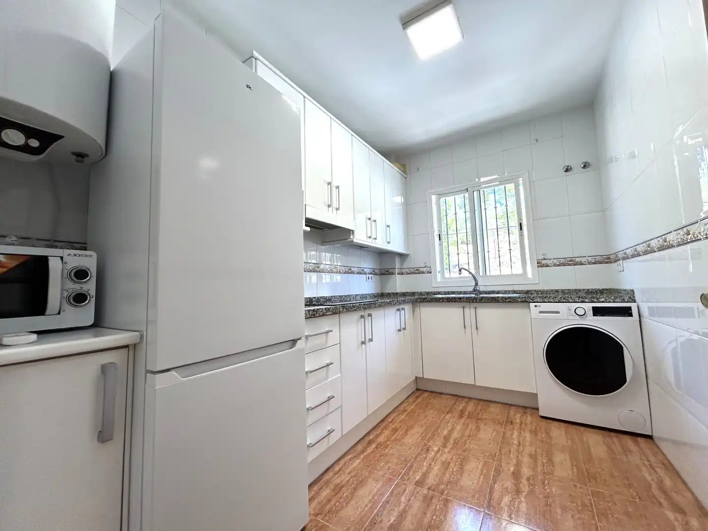 Küche von Wohnung zur Miete in Alhaurín de la Torre mit Klimaanlage, Heizung und Terrasse
