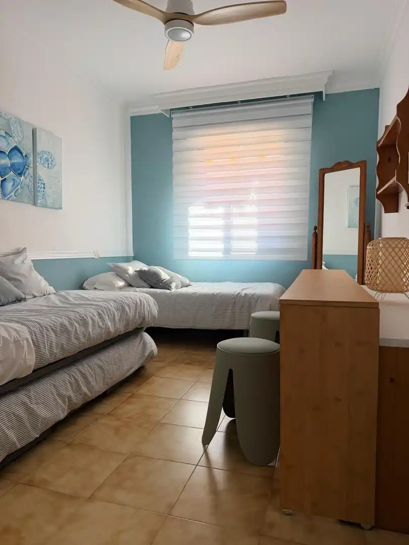 Dormitori de Pis de lloguer en Benalmádena amb Aire condicionat i Moblat