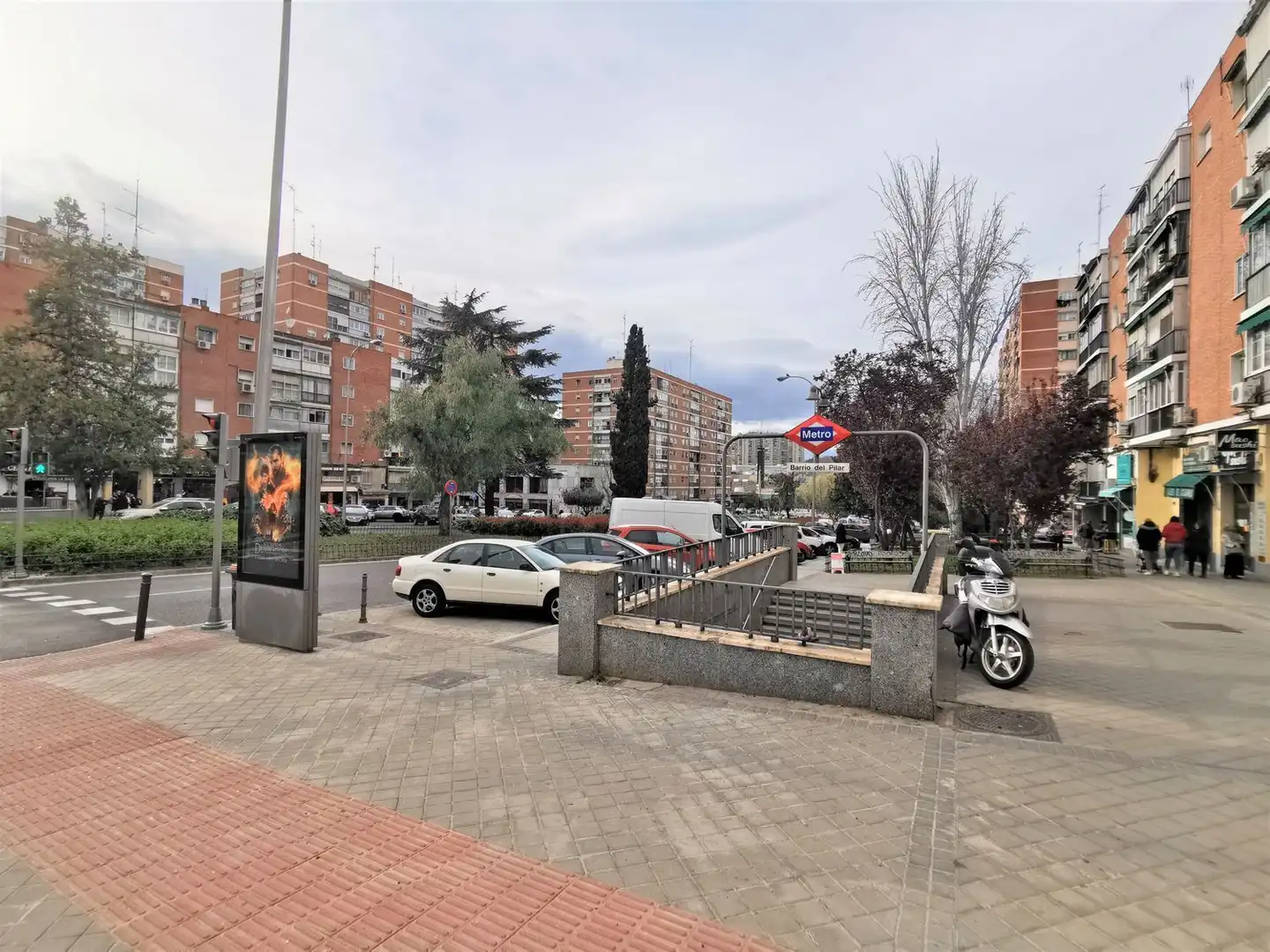 Außenansicht von Wohnungen zur Miete in Madrid mit Klimaanlage