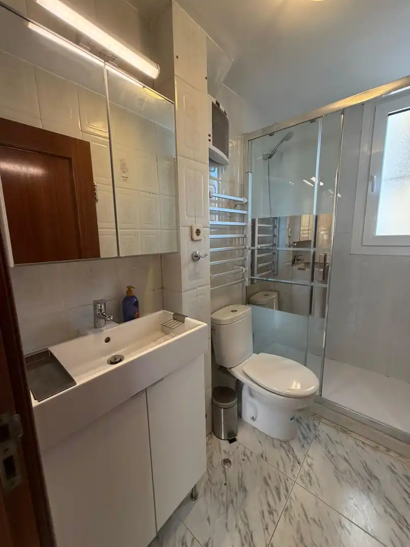 Baño de Piso de alquiler en Madrid con Aire acondicionado, Calefacción y Amueblado