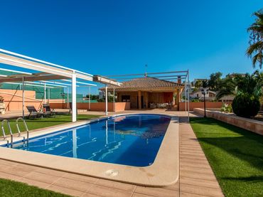 Detached house with balcony for sale in Calle MUFLON