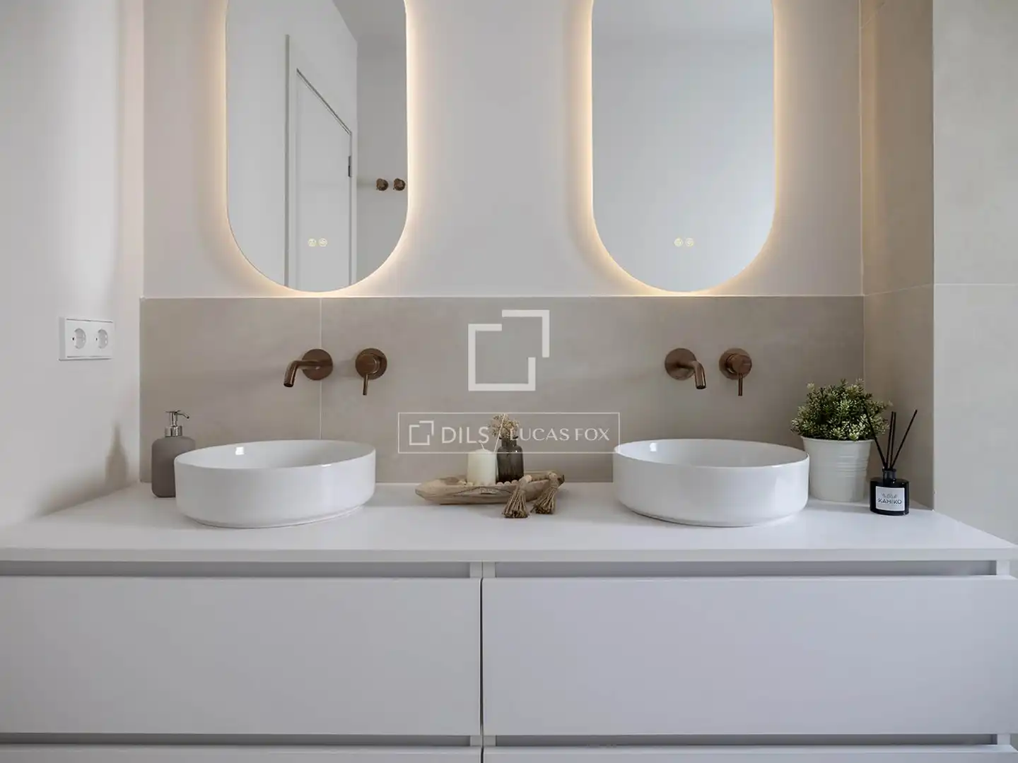 Baño de Piso en venta en Barcelona con Aire acondicionado, Calefacción y Jardín privado