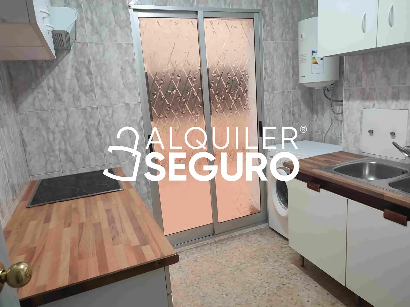 Kitchen of Flat for rent in Zaragoza  with Heating, Terrace and Storage room