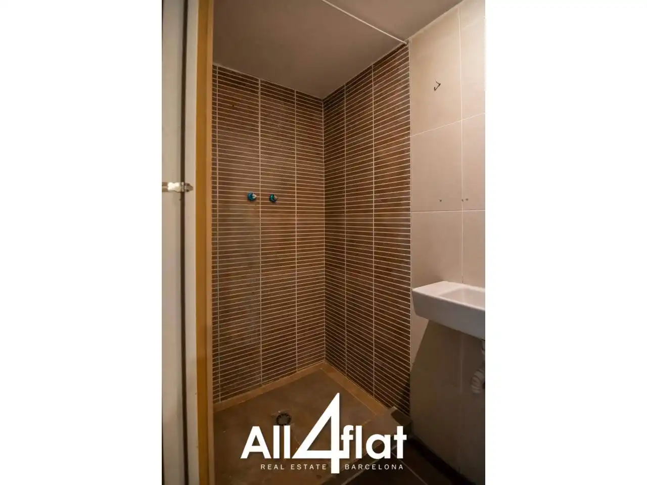 Business premises for sale in Calle Lluna, imagen 9