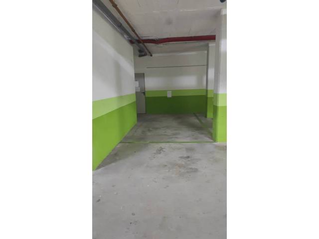 Garaje en Alquiler en Adolf Vázquez Humasqué  en Sant Agustí