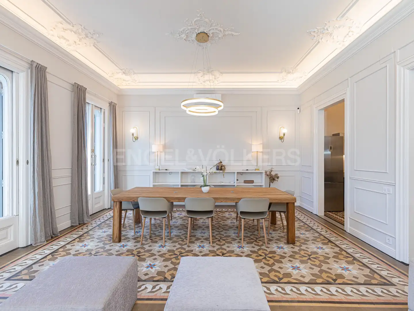 Piso con terraza en alquiler en Eixample
