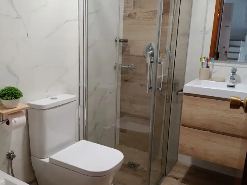 Bany de Casa o xalet en venda en  Sevilla Capital amb Aire condicionat, Terrassa i Piscina